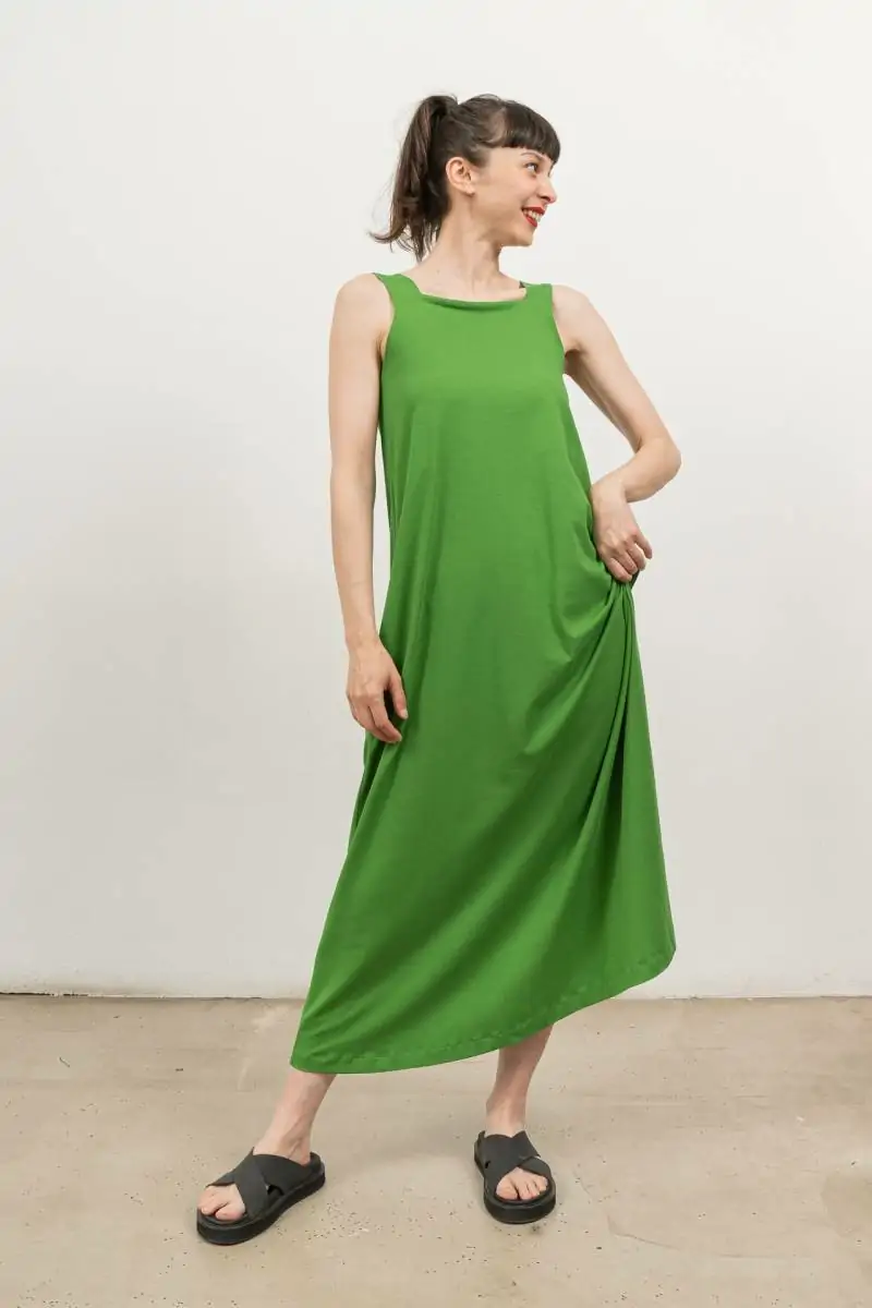 vestido verde escotado