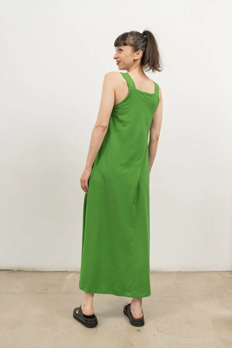 vestido verde escotado